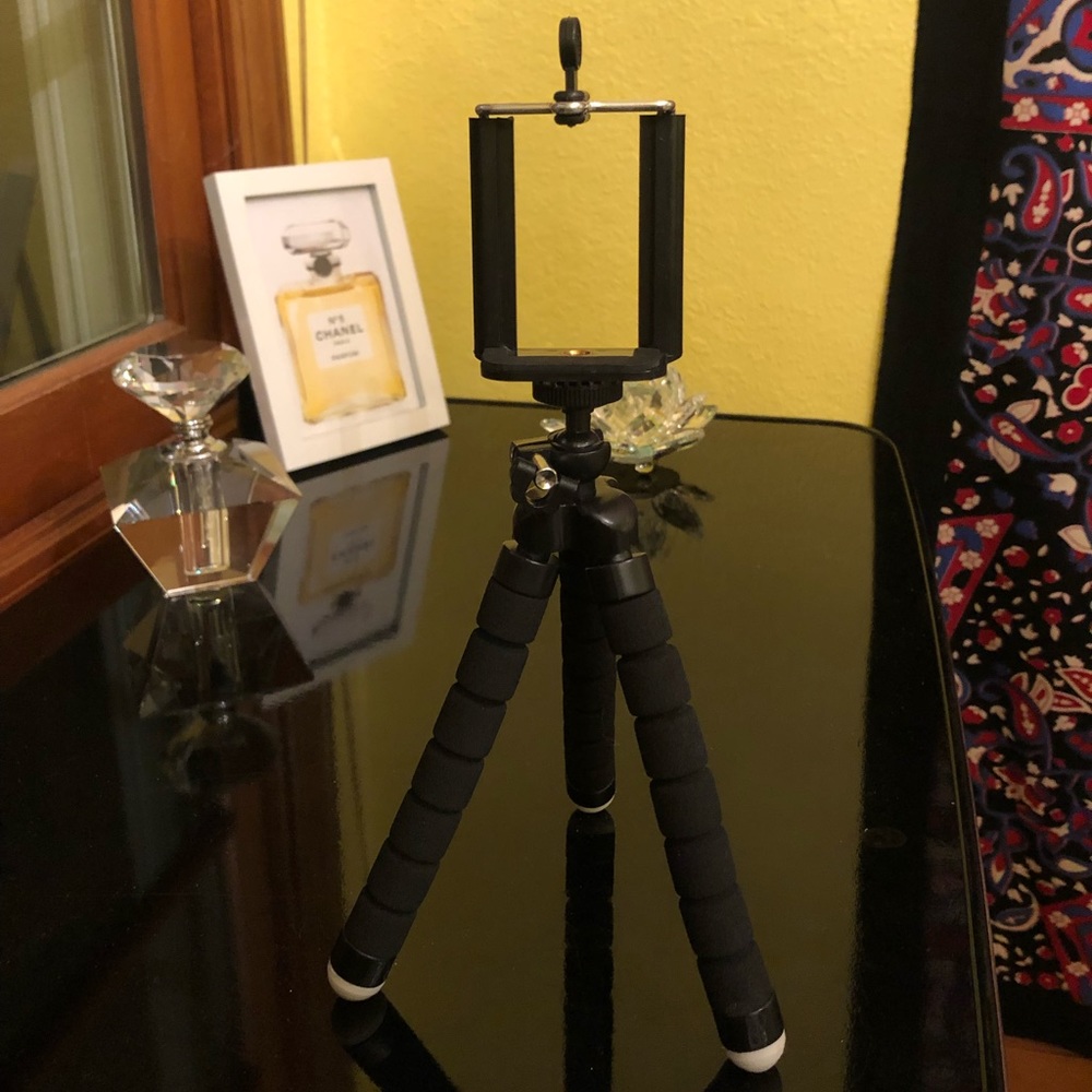 iPhone tripod